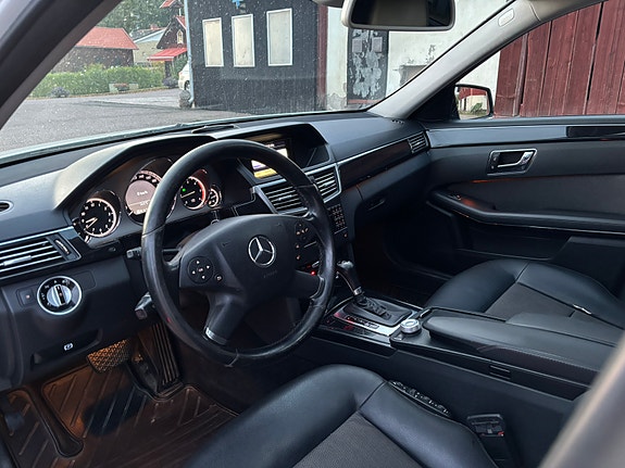 Mercedes-Benz E220 6 of 10