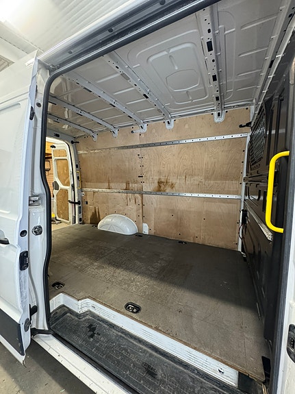 Volkswagen Crafter 35 16 of 16