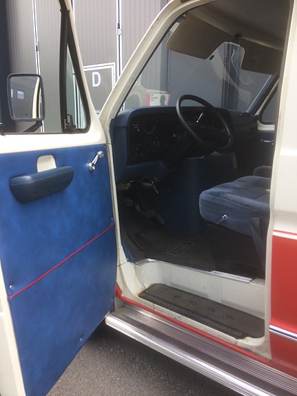 Ford Econoline 4 of 4