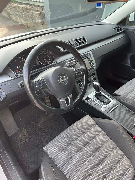 Volkswagen Passat 4 of 5