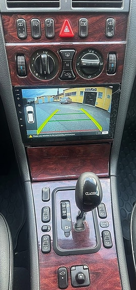 Mercedes-Benz E200 12 of 12