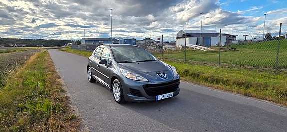 Peugeot 207 2 of 7