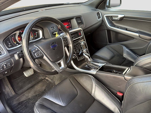 Volvo V60 9 of 20