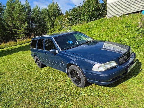 Volvo V70 5 of 11