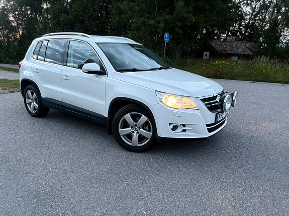 Volkswagen Tiguan 2 of 9