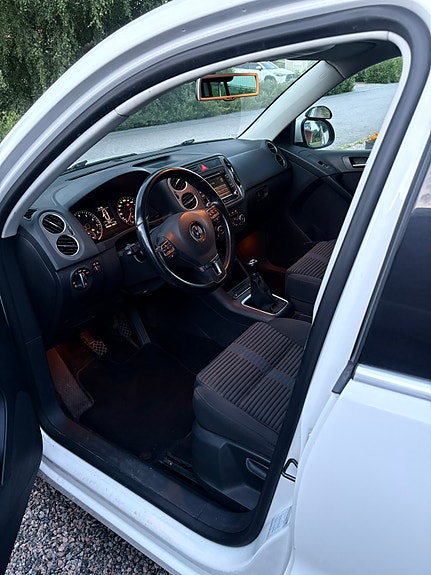 Volkswagen Tiguan 7 of 9