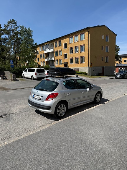 Peugeot 207 2 of 17