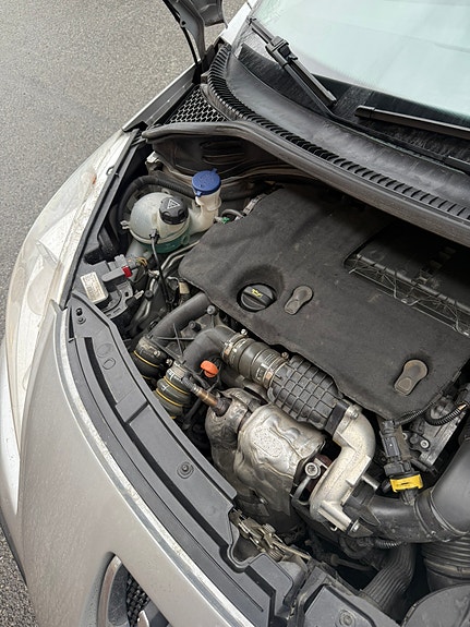 Peugeot 207 13 of 17