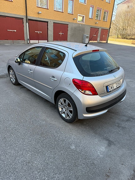 Peugeot 207 12 of 17