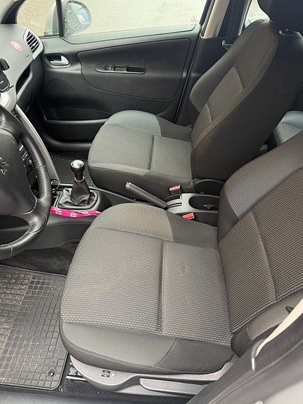 Peugeot 207 10 of 17