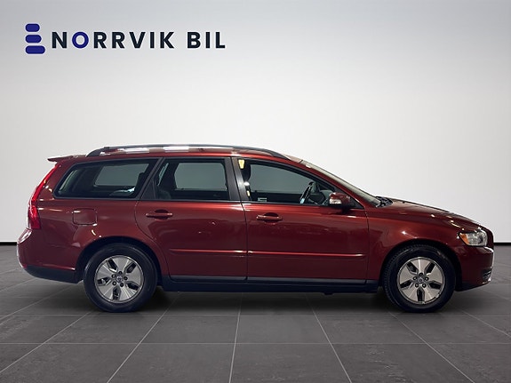 Volvo V50 3 of 27