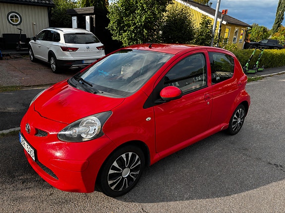 Toyota Aygo 2 of 19