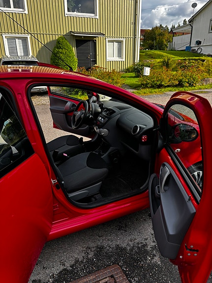 Toyota Aygo 7 of 19
