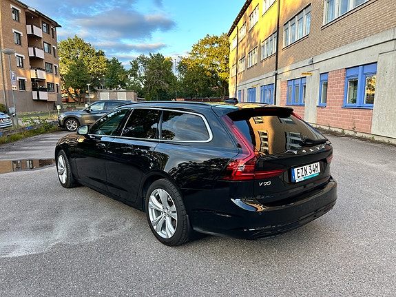 Volvo V90 3 of 5