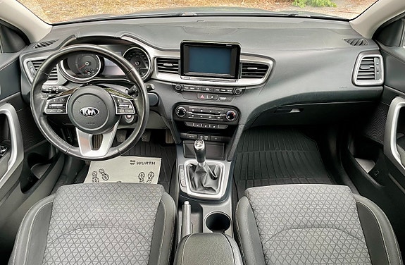Kia Ceed 6 of 8
