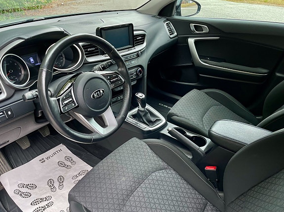 Kia Ceed 5 of 8