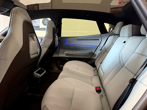 Polestar 4 13 of 21