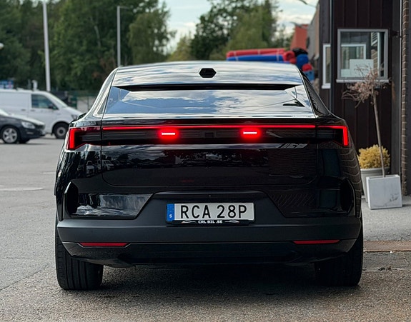 Polestar 4 4 of 21