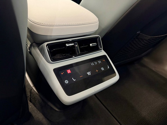 Polestar 4 16 of 21