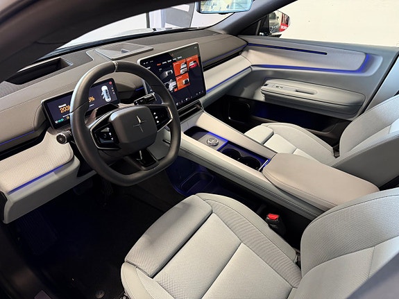 Polestar 4 10 of 21