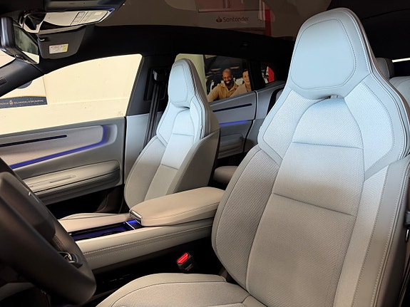 Polestar 4 11 of 21
