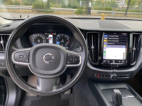 Volvo XC60 3 of 8