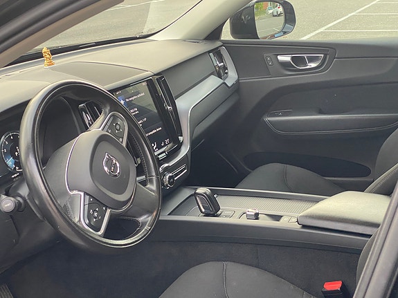 Volvo XC60 5 of 8