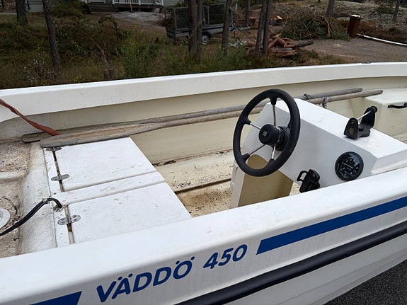 Väddö 450 Mercury F50 trailer 2 of 4