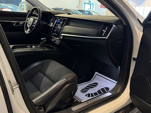 Volvo V90 Cross Country 22 of 27