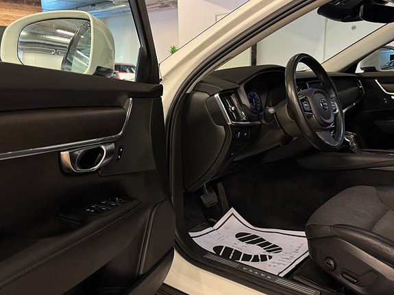 Volvo V90 Cross Country 18 of 27
