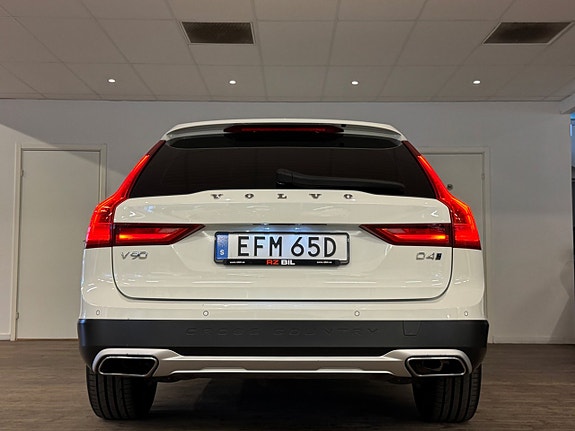 Volvo V90 Cross Country 11 of 27