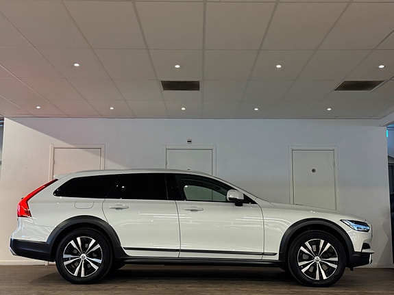 Volvo V90 Cross Country 8 of 27