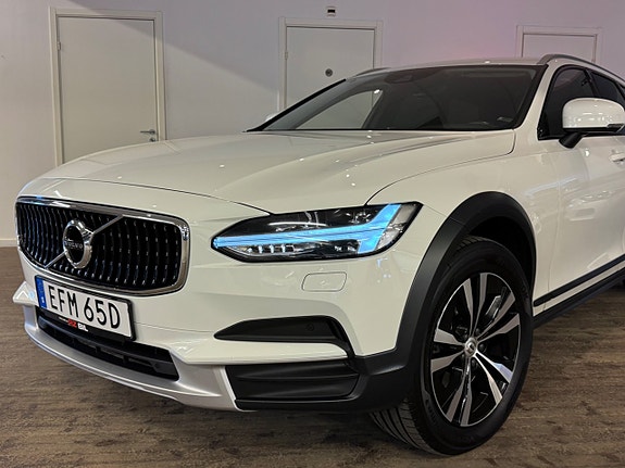 Volvo V90 Cross Country 4 of 27