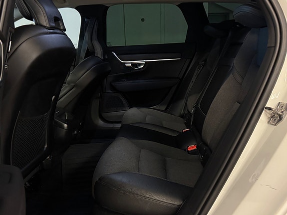 Volvo V90 Cross Country 20 of 27