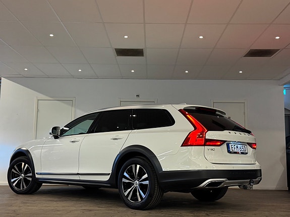 Volvo V90 Cross Country 13 of 27