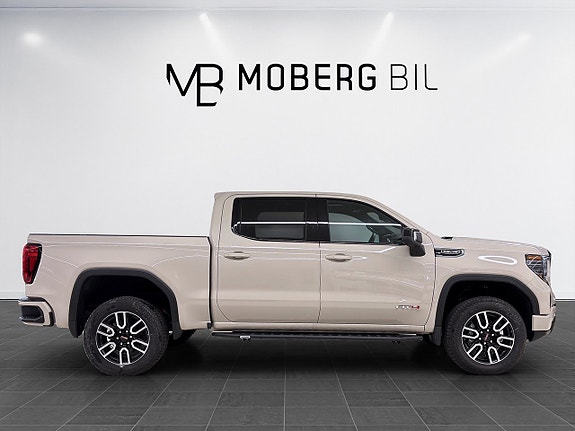 GMC Sierra 3 of 21