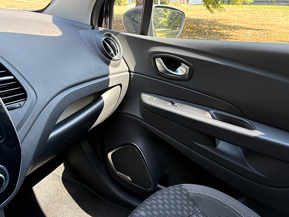 Renault Captur 8 of 12