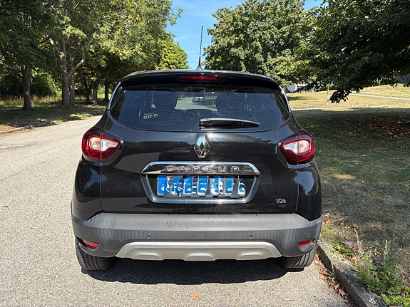 Renault Captur 3 of 12