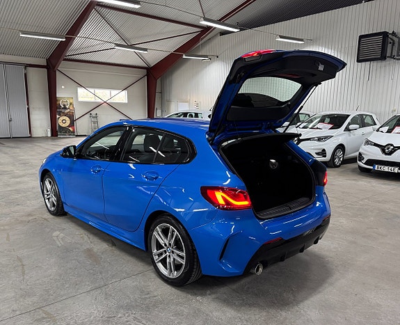 BMW 118i 4 of 25