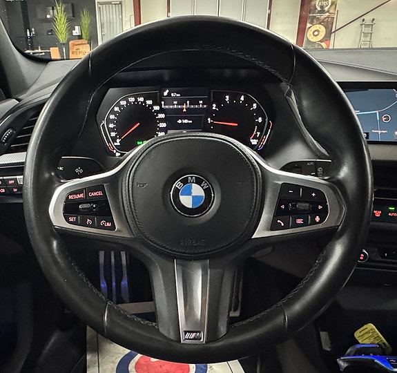 BMW 118i 20 of 25