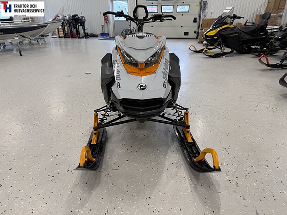 Ski-doo Summit SP 850 E-TEC 146 Elstart. Superskick -22 2 of 8