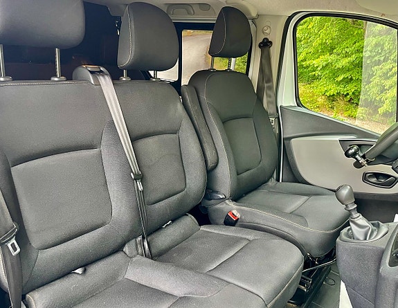 Renault Trafic 7 of 10