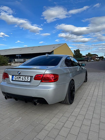 BMW 335i 3 of 11