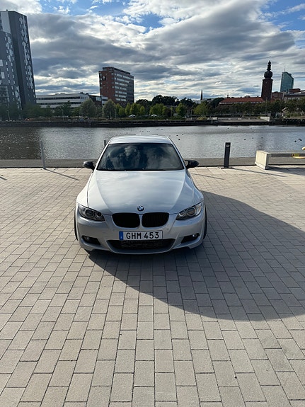 BMW 335i 7 of 11