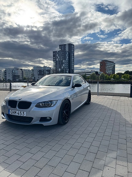 BMW 335i 5 of 11