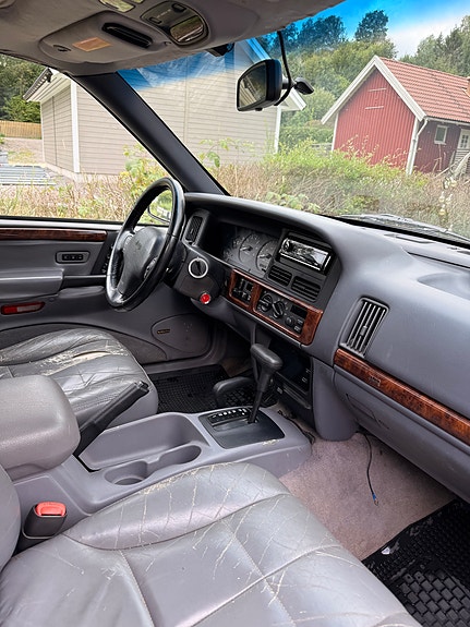 Jeep Grand Cherokee 5 of 12