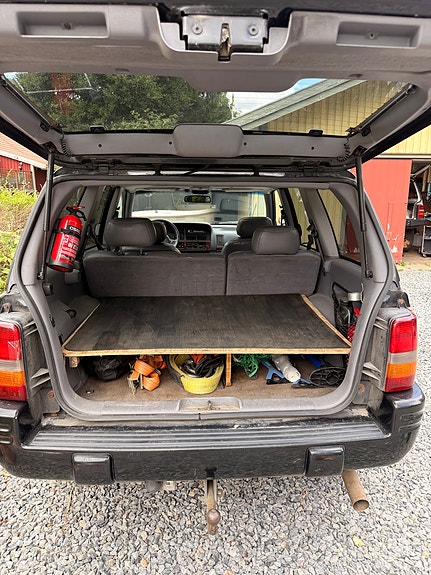 Jeep Grand Cherokee 9 of 12