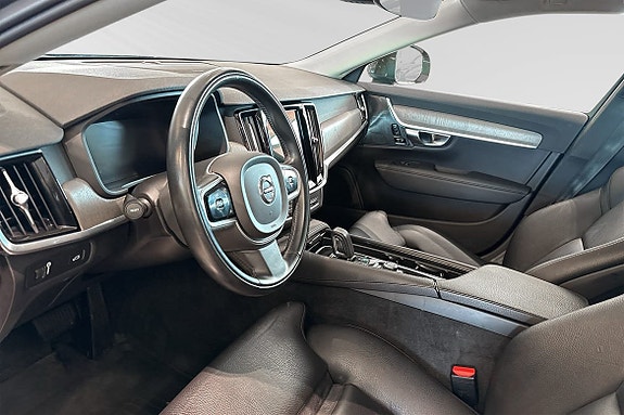 Volvo V90 Cross Country 7 of 30