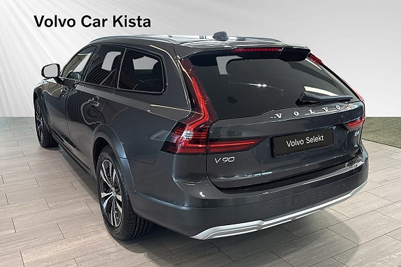Volvo V90 Cross Country 4 of 30