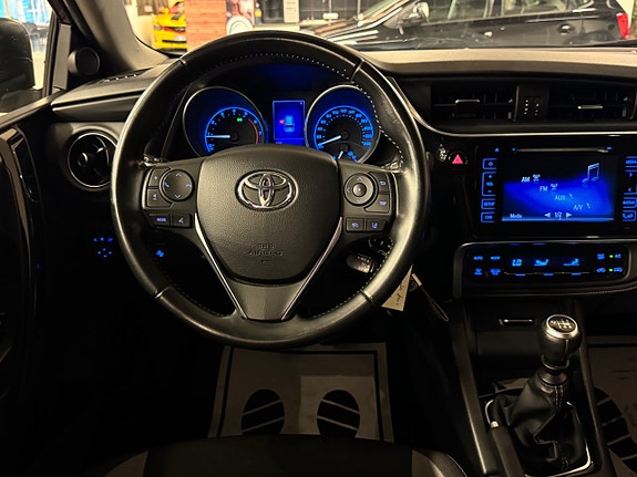 Toyota Auris 21 of 24
